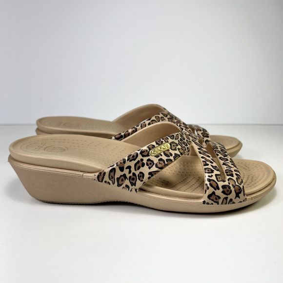 COPY - Crocs Cyprus Leopard Print Strap Woman’s Mini Wedge Size 7 Slides Shoe - Picture 2 of 10